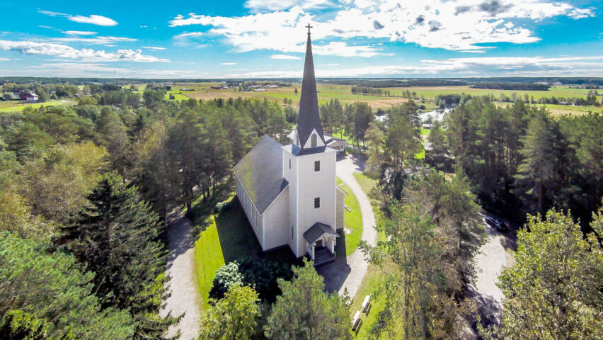 Kuva Tiistenjoen kirkosta